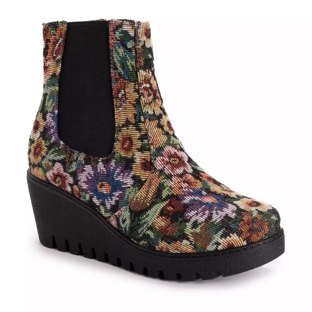 Mukluks Vermont wedge boot 8